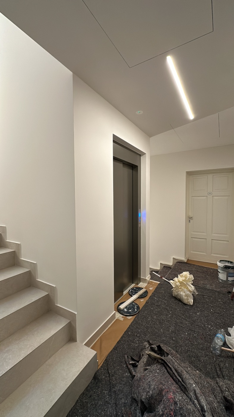 Cantiere di ristrutturazione con vano ascensore
